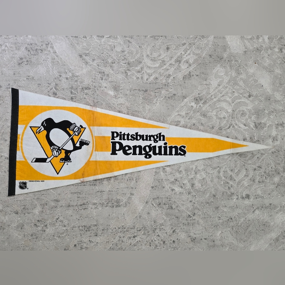 Vintage 1988 NHL Hockey Pittsburgh Penguins Felt Pennant